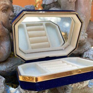 Regency, Royalcore, 1950’s, Velvet Jewelry, Ring Box